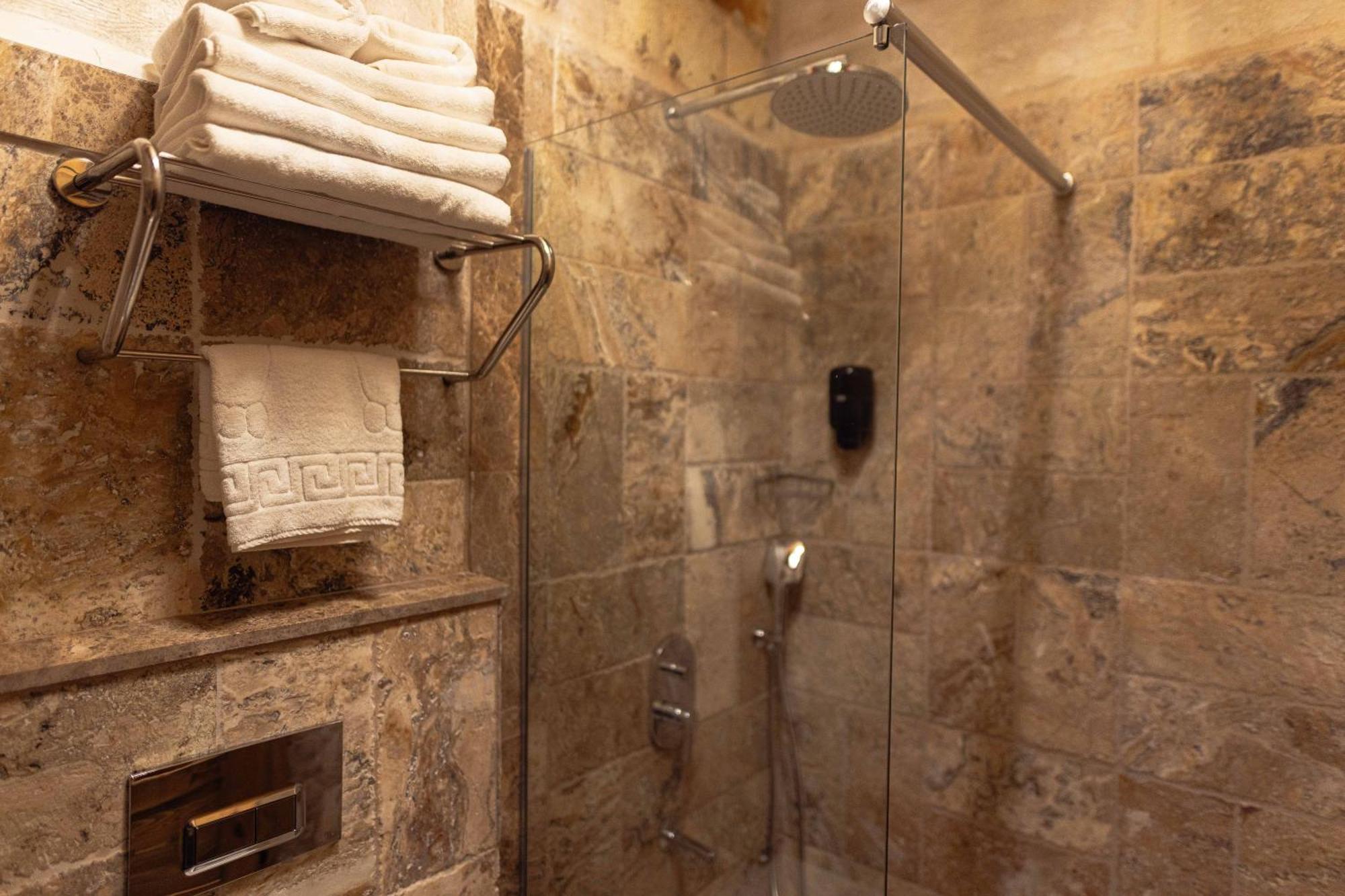 גורמה Noah'S Ark Cave Hotel מראה חיצוני תמונה